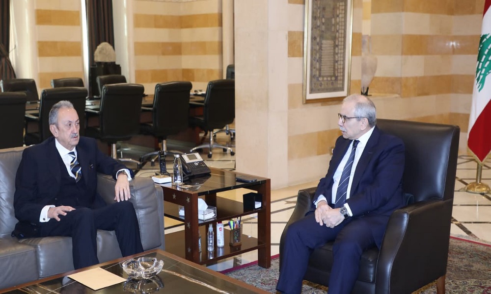 سلام يلتقي كرم