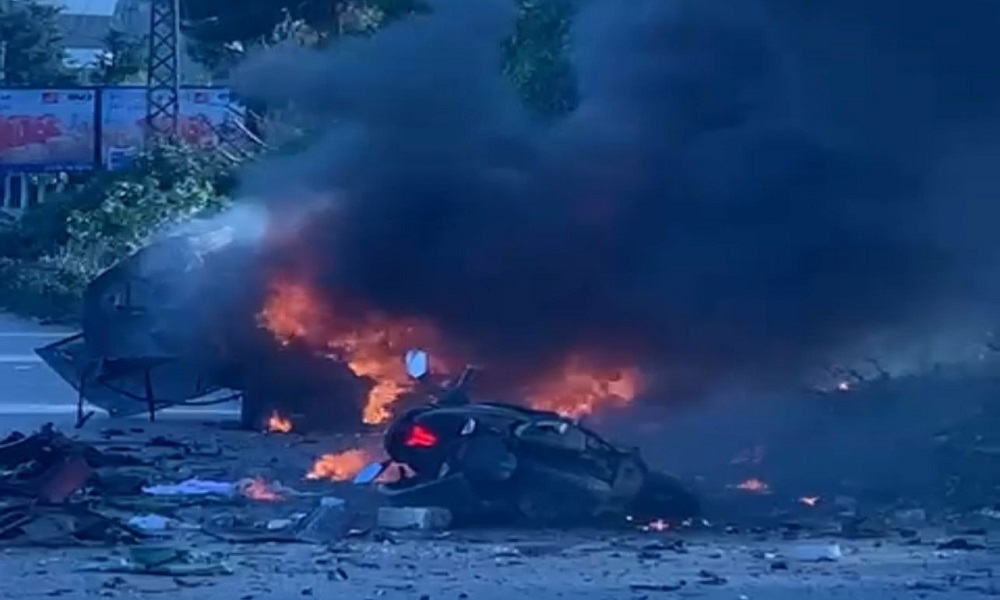 اصابات في استهداف سيارة في صور