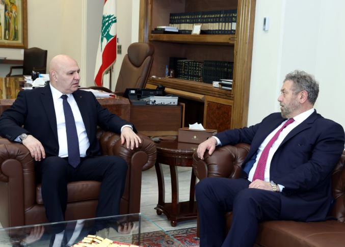 الرئيس عون عرض مع النائبين ضاهر وافرام للأوضاع