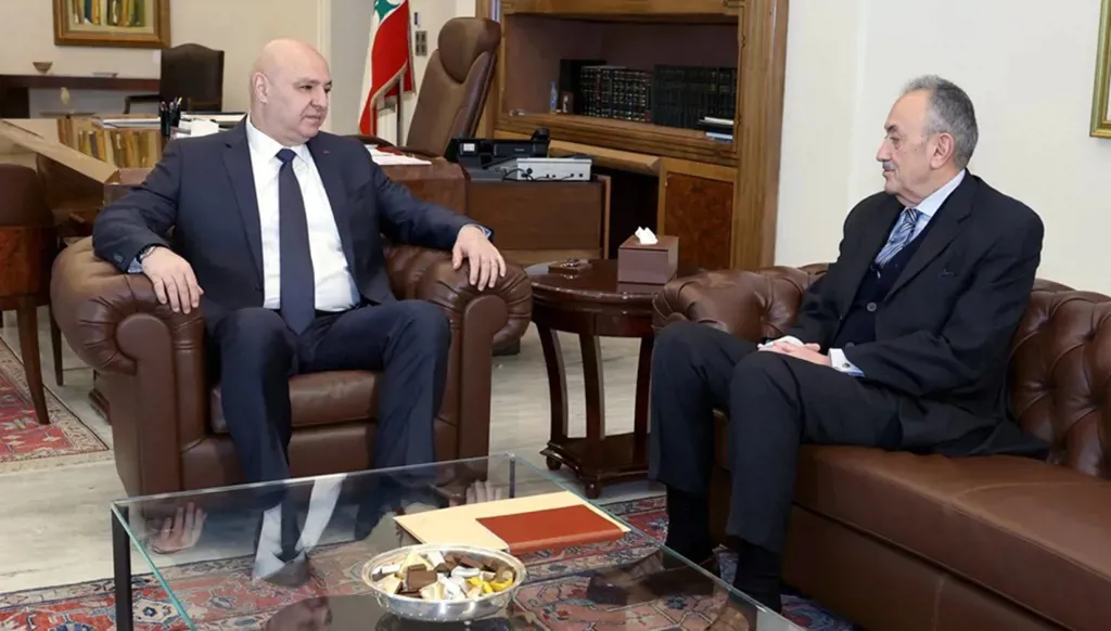 سيمون كرم يكسر المحظور!