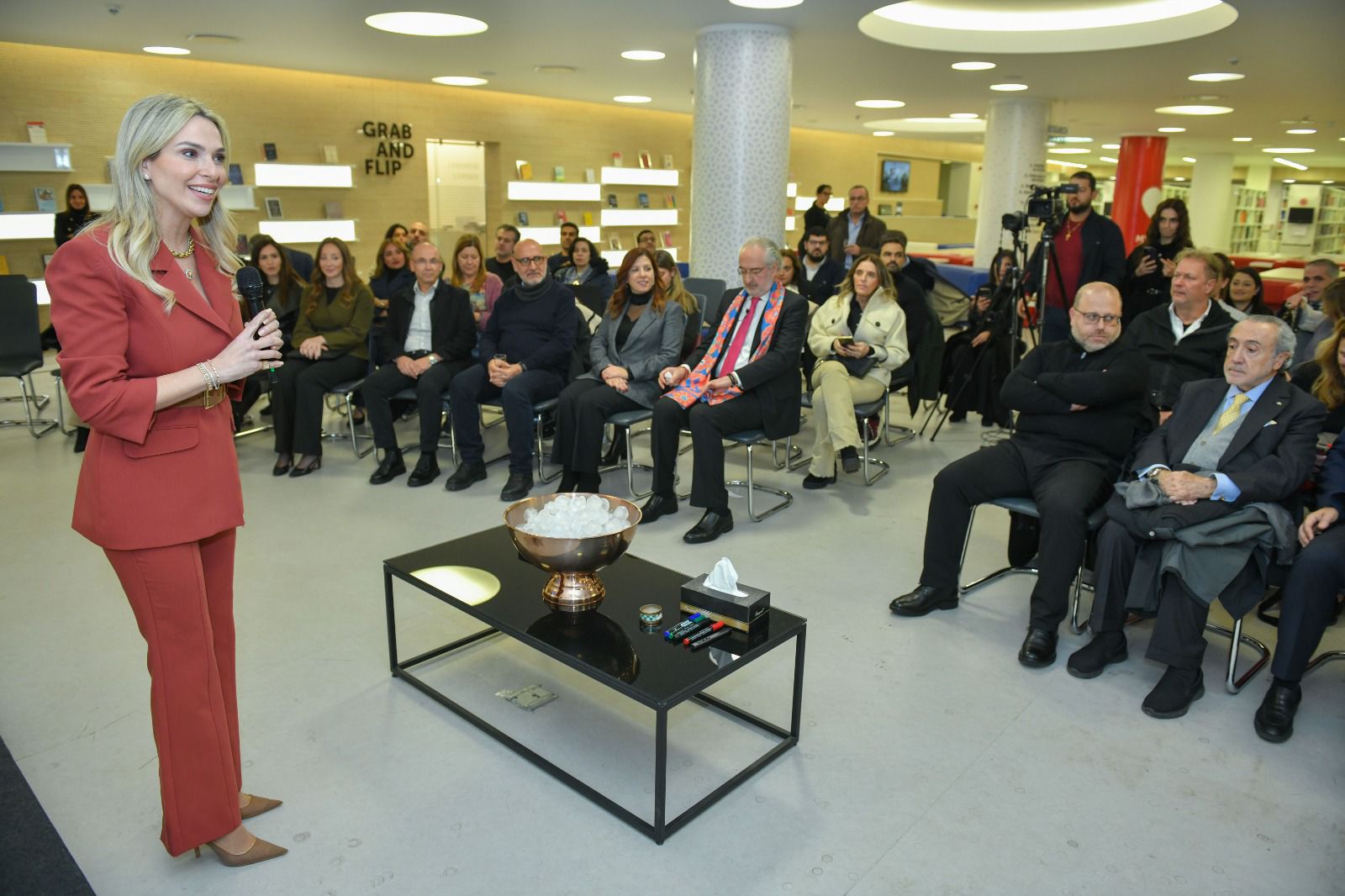 جامعة الروح القدس – الكسليك تنظم جلسة مع مايكل كولي حول القيادة في زمن التعقيد والذكاء الاصطناعي