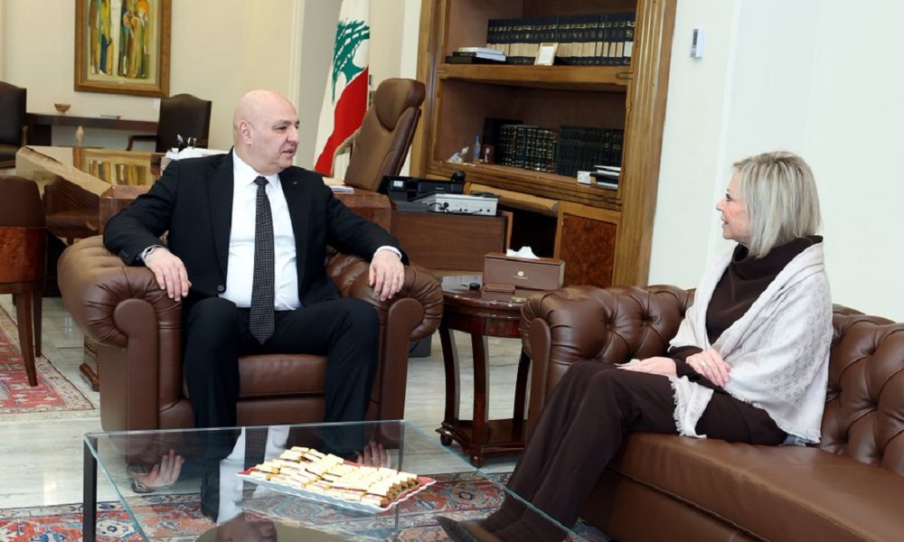 عون وبلاسخارت يناقشان الاستقرار في الجنوب