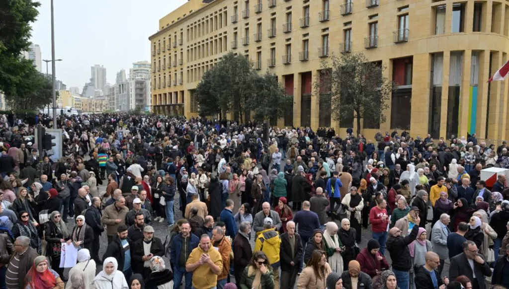 السياسة تذهب بأرقام الموازنة.. وضغط بالمطالب خارج القاعة<br />
لقاء عسكري لبناني - أميركي حول الميكانيزم.. ومصير مؤتمر دعم الجيش بعد زيارة هيكل لواشنطن