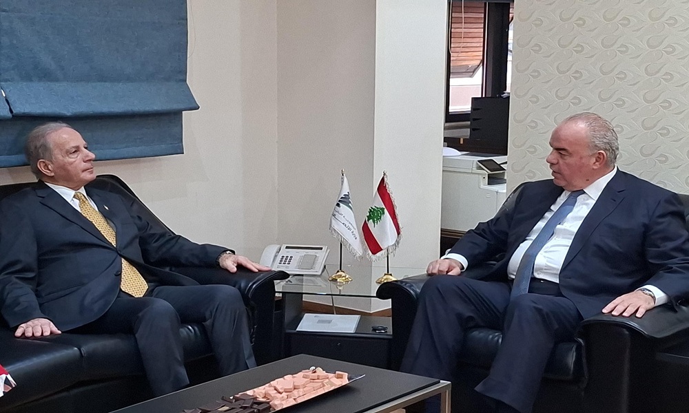 الحاج يدعو الشركات الأميركية للاستثمار بقطاع الاتصالات!