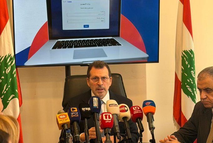 شحادة يطلق المنصة الرقمية لوزارة المهجرين