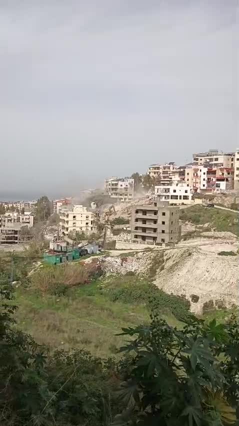 استهداف جرافة في بلدة قناريت