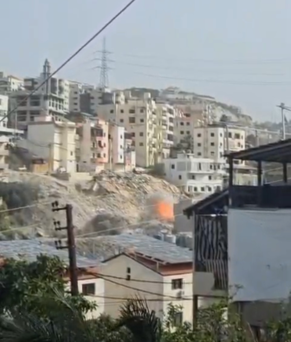 استهداف جرافة في بلدة قناريت