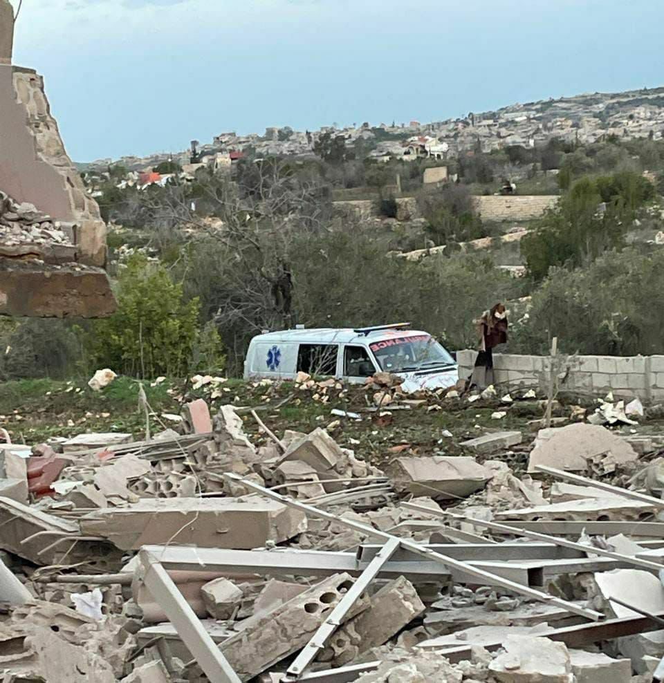 العدو الإسرائيلي ينسف منزلًا في عيتا الشعب فجرًا