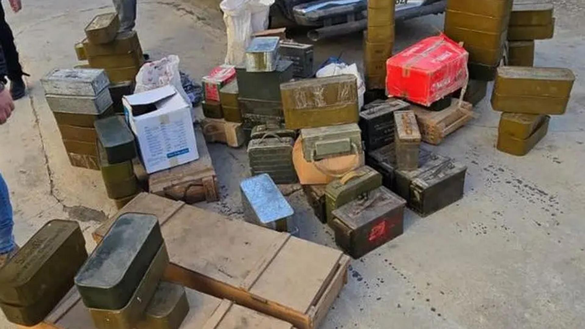 أسلحة وذخائر حربيّة... والجيش يتحرّك!