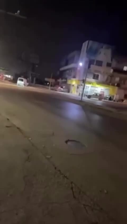 فيديو على وسائل التواصل يظهر متسولة تعطل حركة السير في المرج – البقاع