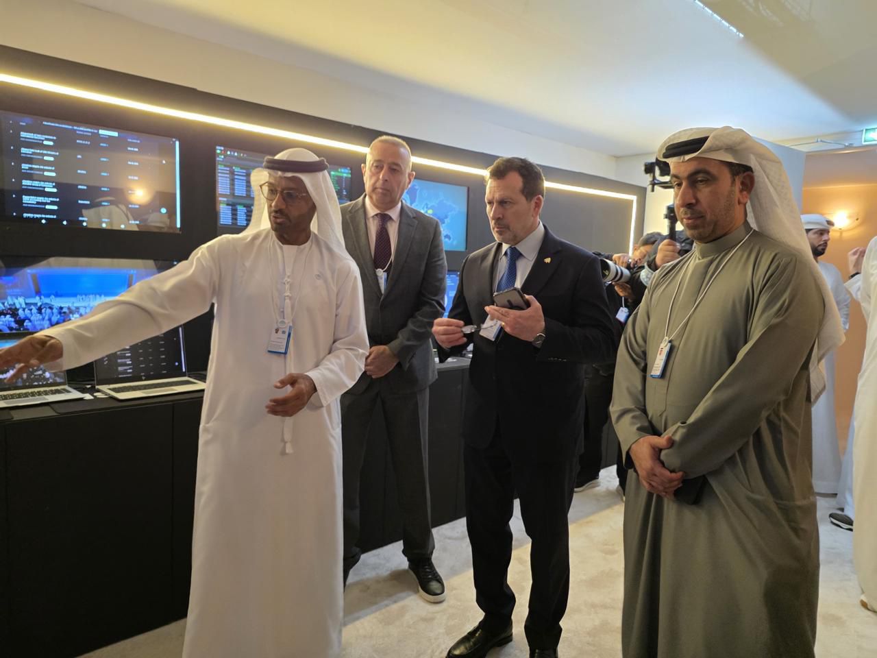 شحادة يلتقي مسؤولي الأمن السيبراني وGoogle DeepMind في دبي