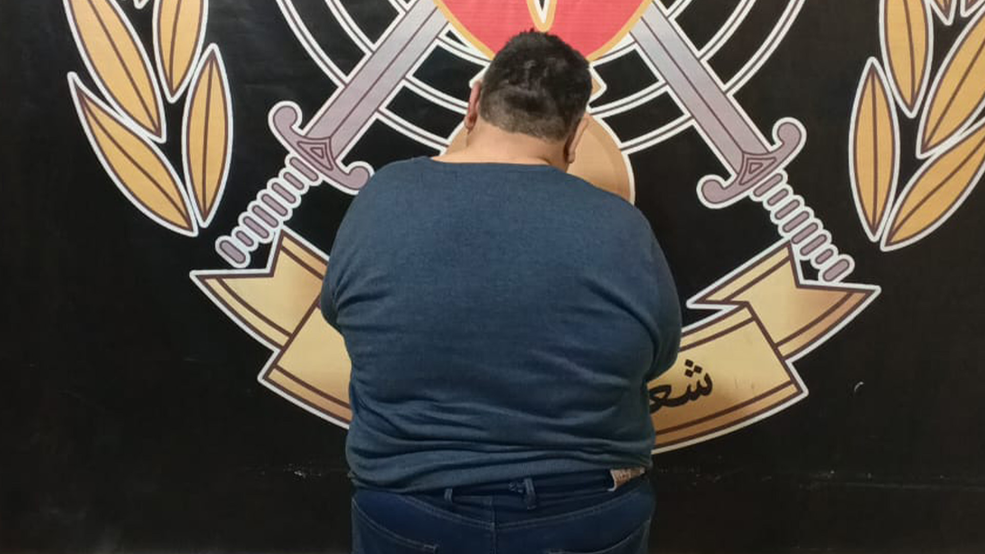 ينتحل صفة أمنية ليسرق أموال المارة على الطرقات، وشعبة المعلومات بالمرصاد كشفت هويته وأوقفته في دوحة عرمون