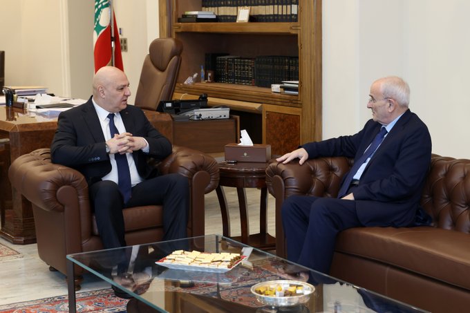 الرئيس  عون عرض مع وزير الدفاع الوطني الأوضاع الأمنية