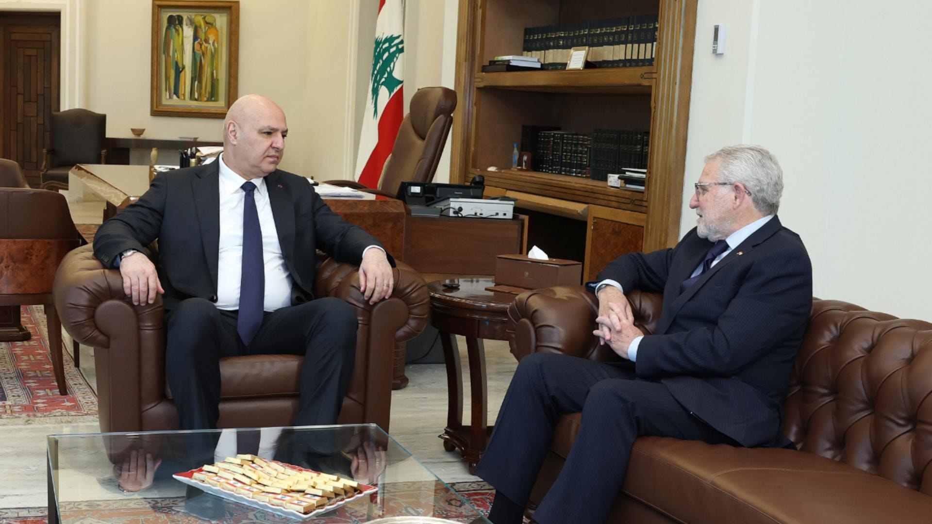 الرئيس عون عرض مع سفير إسبانيا لنتائج الزيارة إلى مدريد