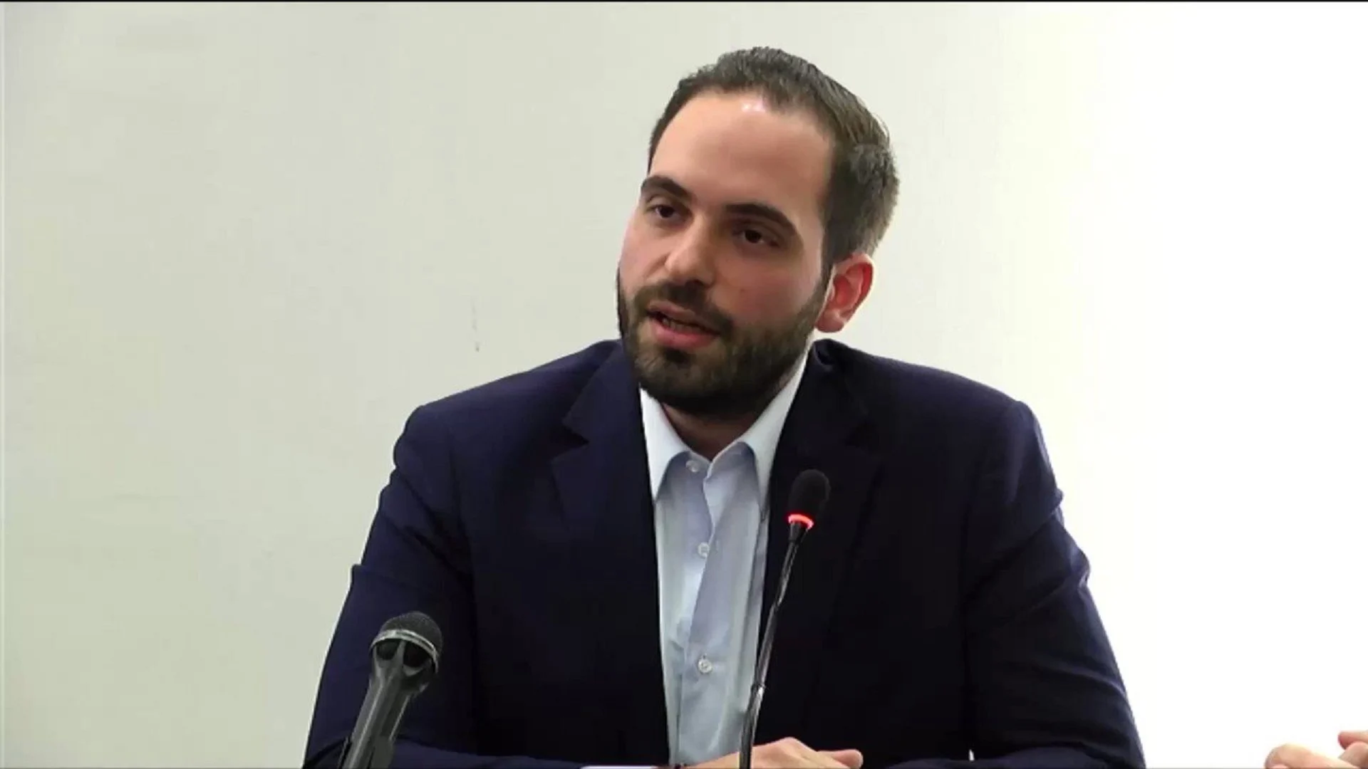 مجد حرب يدعو باسيل إلى مناظرة: فليقبل إذا لم يكن جبانا!