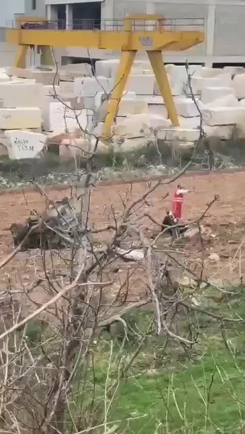 بالفيديو - 3 جرحى في حادث سير مروّع على أوتوستراد شكا…