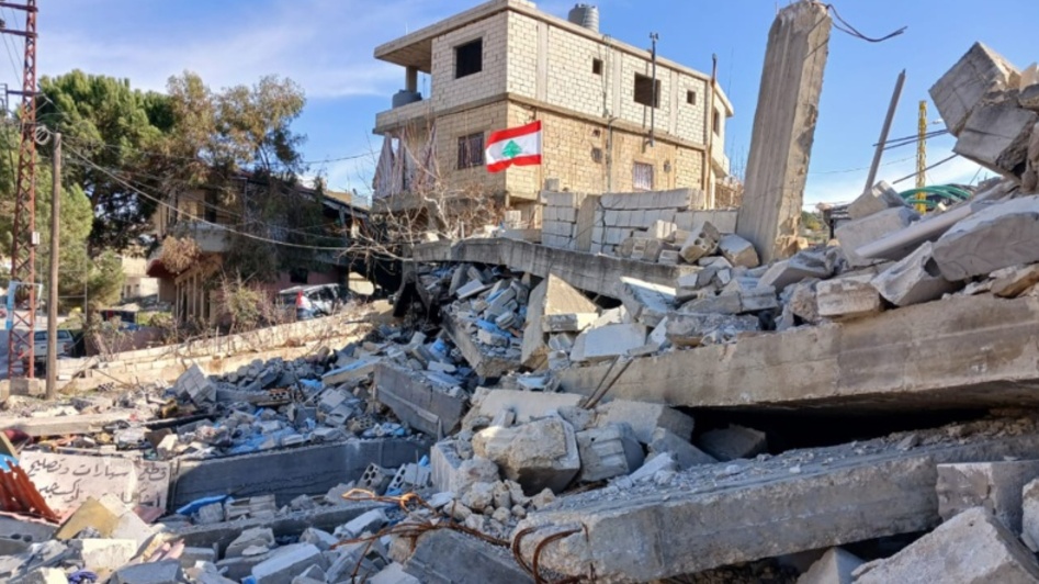 تماسك لبنان ومؤسساته أولاً<br />
