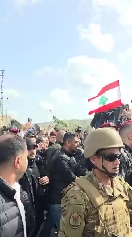 أهالي يارين يستقبلون نواف سلام بالأرز والورد: «يا هلا بالدولة عنّا»