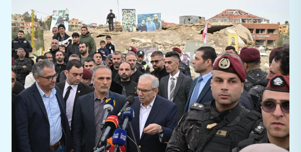 سلام يحيي ذكرى تأليف حكومته من المنطقة الجنوبية...
حزب الله يمضي في ازدواجية الموقف من الدولة