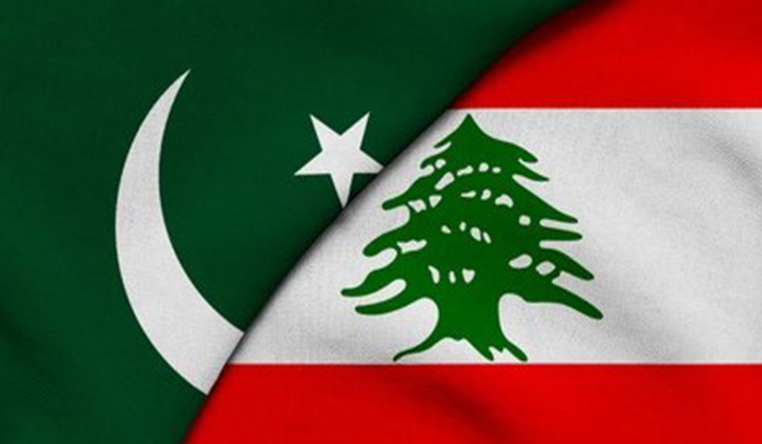 طائرة مساعدات باكستانية تصل مطار بيروت