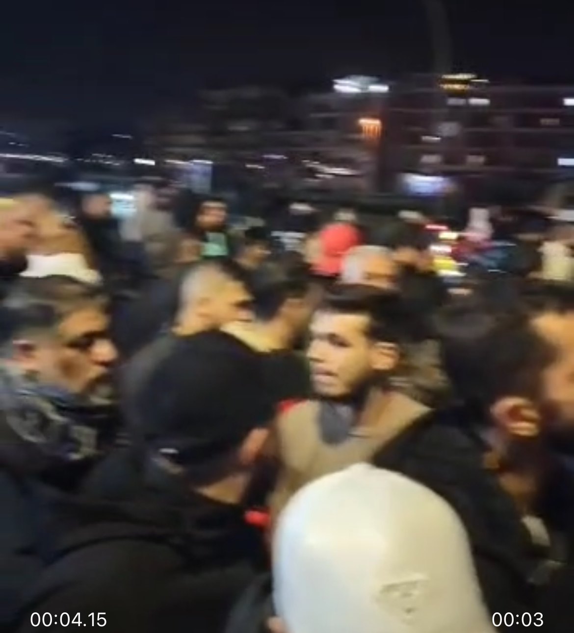 بالفيديو - تجمع احتجاجي عند دوار أبو علي  في طرابلس