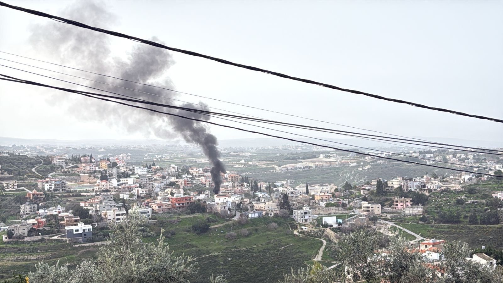 بالفيديو - إصابة في استهداف سيارة في يانوح - صور