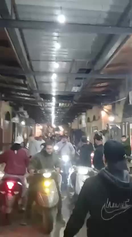 غضب شعبي في طرابلس: محتجّون يتوافدون إلى ساحة النور بعد فاجعة انهيار المبنى امس