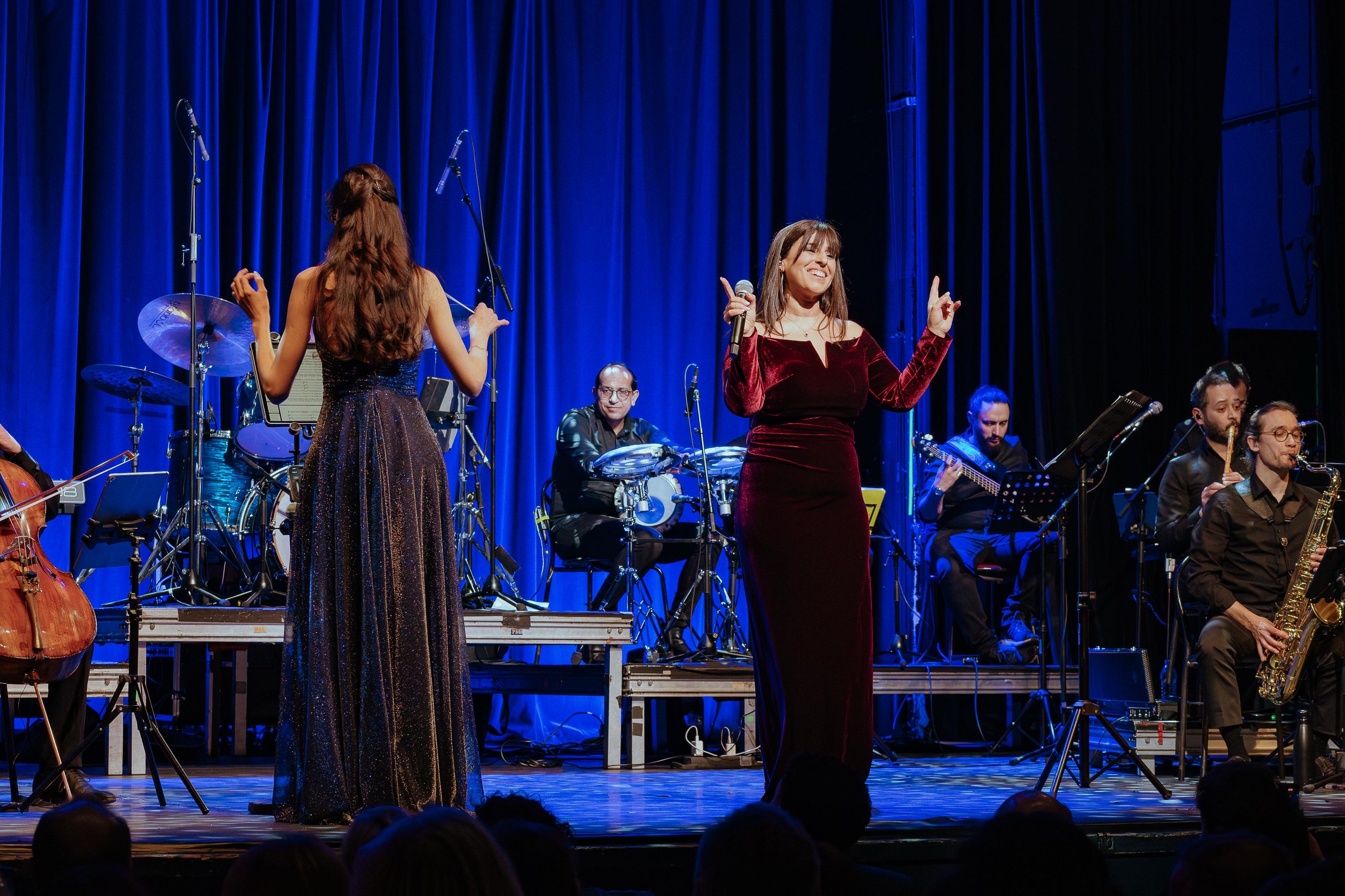 فيروزيات على خشبة باتكلان ليلة أسطورية بقيادة د. أمل قرمازي وأوركسترا مزيكا العالمية