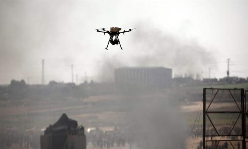 مسيّرة إسرائيلية تلقي قنبلة صوتية على حولا