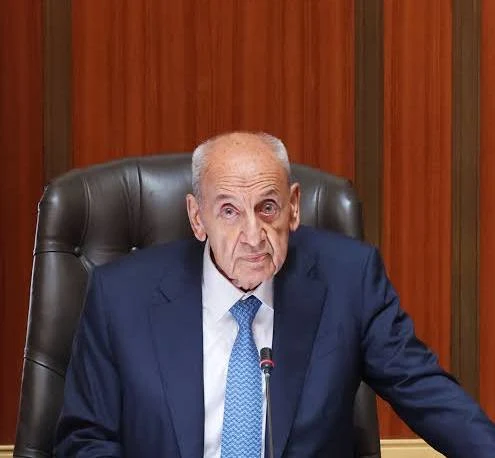 بري كاتب القصة وبطلها ومنتجها ومخرجها في آن