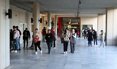 انهيار اقتصادي وتخصّصات «بالية»... وسطوة الـ AI 80%: من خرّيجي لبنان إلى البطالة سنوياً