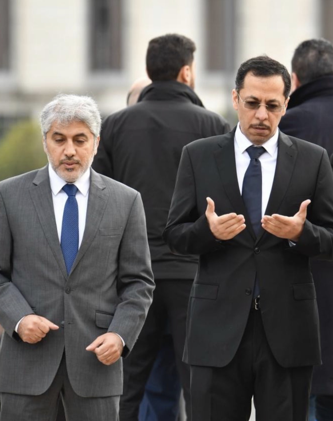 سفير الإمارات في لبنان يزور ضريح الرئيس الشهيد