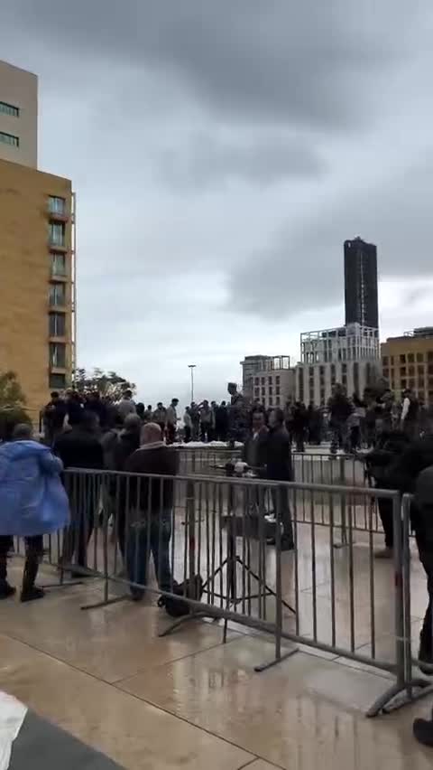 بالفيديو - شخصيات تتوافد الى ضريح الرئيس الحريري والسيد تمثل رئيس الحكومة