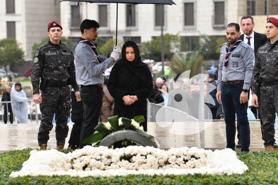 بالفيديو - شخصيات تتوافد الى ضريح الرئيس الحريري والسيد تمثل رئيس الحكومة