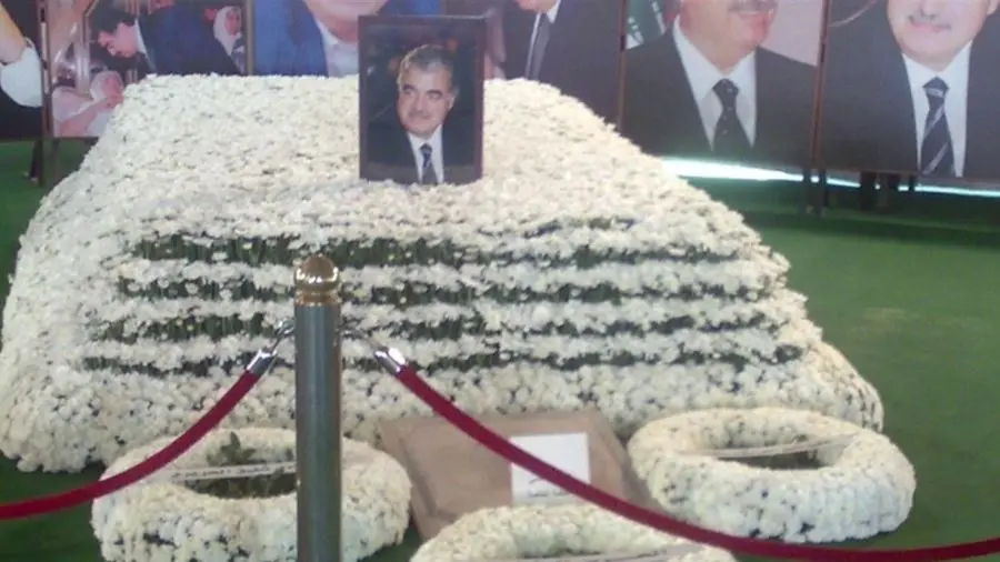 السنيورة على ضريح رفيق الحريري