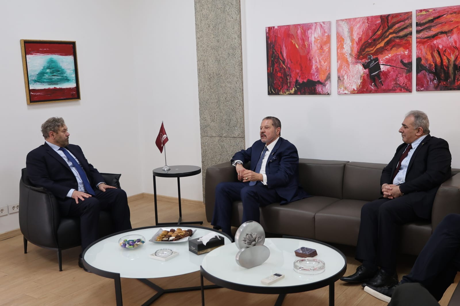 ممثّل الرئيس الفلسطيني زار افرام في 