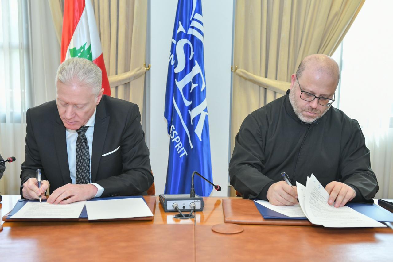 مذكرة تفاهم بين وزارة الخارجية والمغتربين وجامعة الروح القدس – الكسليك لحفظ الوثائق الوطنية وأرشفتها