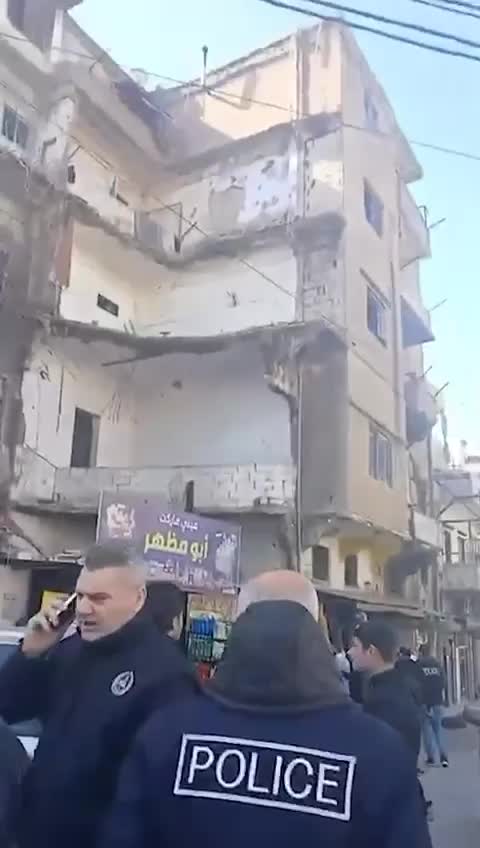 بالفيديو: مواطن يُهدّد بحرق نفسه في القبة - طرابلس!