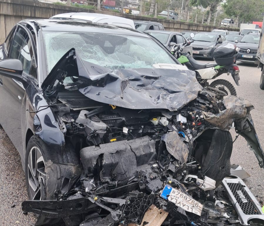 اصابة مدير عام مرفأ بيروت بجروح في حادث سير مروع