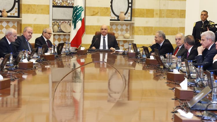 اعتراض عدد من الوزراء على الرسوم الضريبية وتحفظ الوزيرين حيدر وناصر الدين