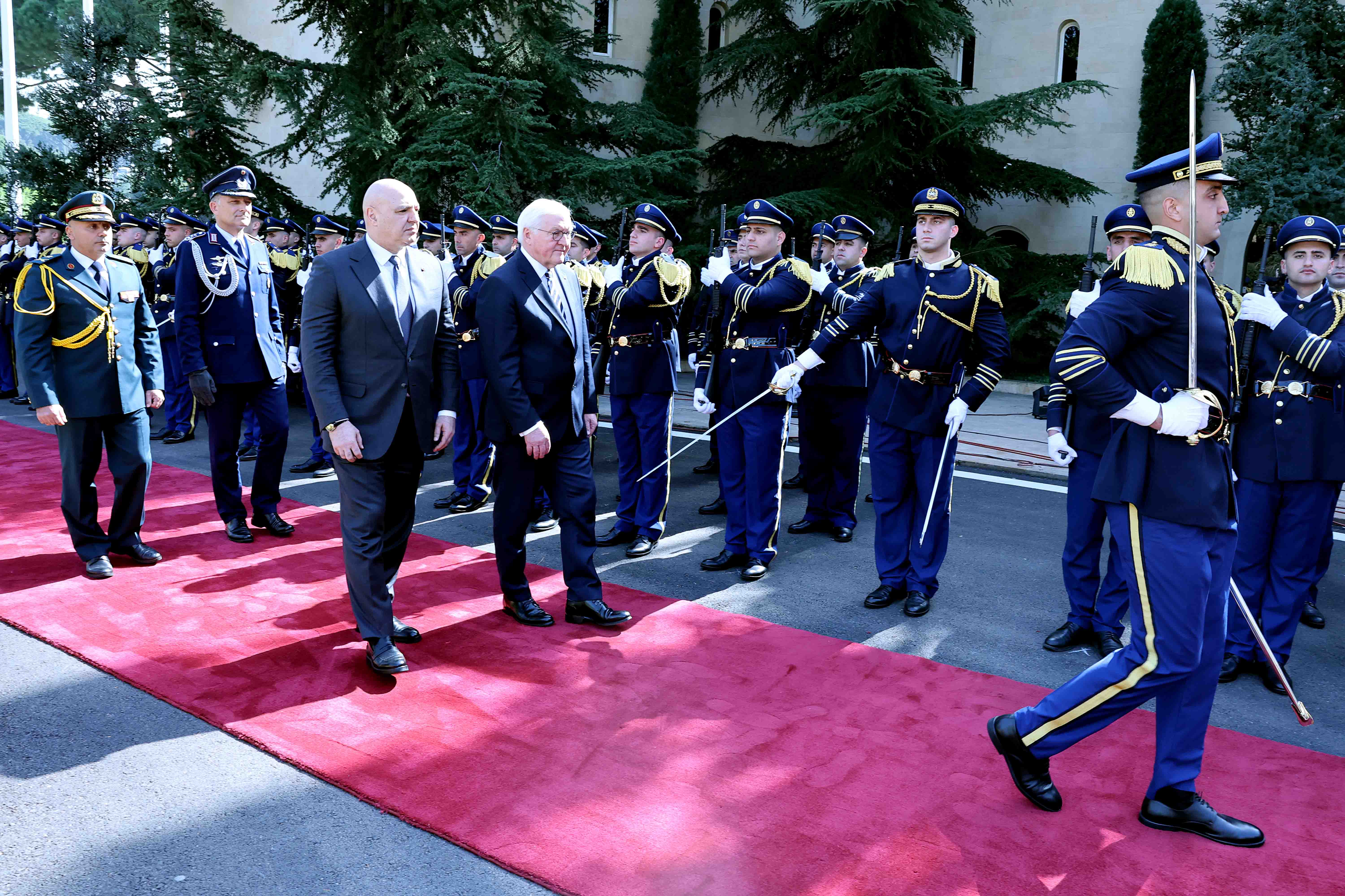 «تقطيع الوقت» للإحتواء «شمال الليطاني»<br />
قاسم : الوقائع ستروي «الحكاية»... وبهيّة الحريري لاستعادة التواصل