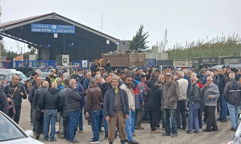 احتجاجات وقطع طرق رفضًا لقرار الحكومة