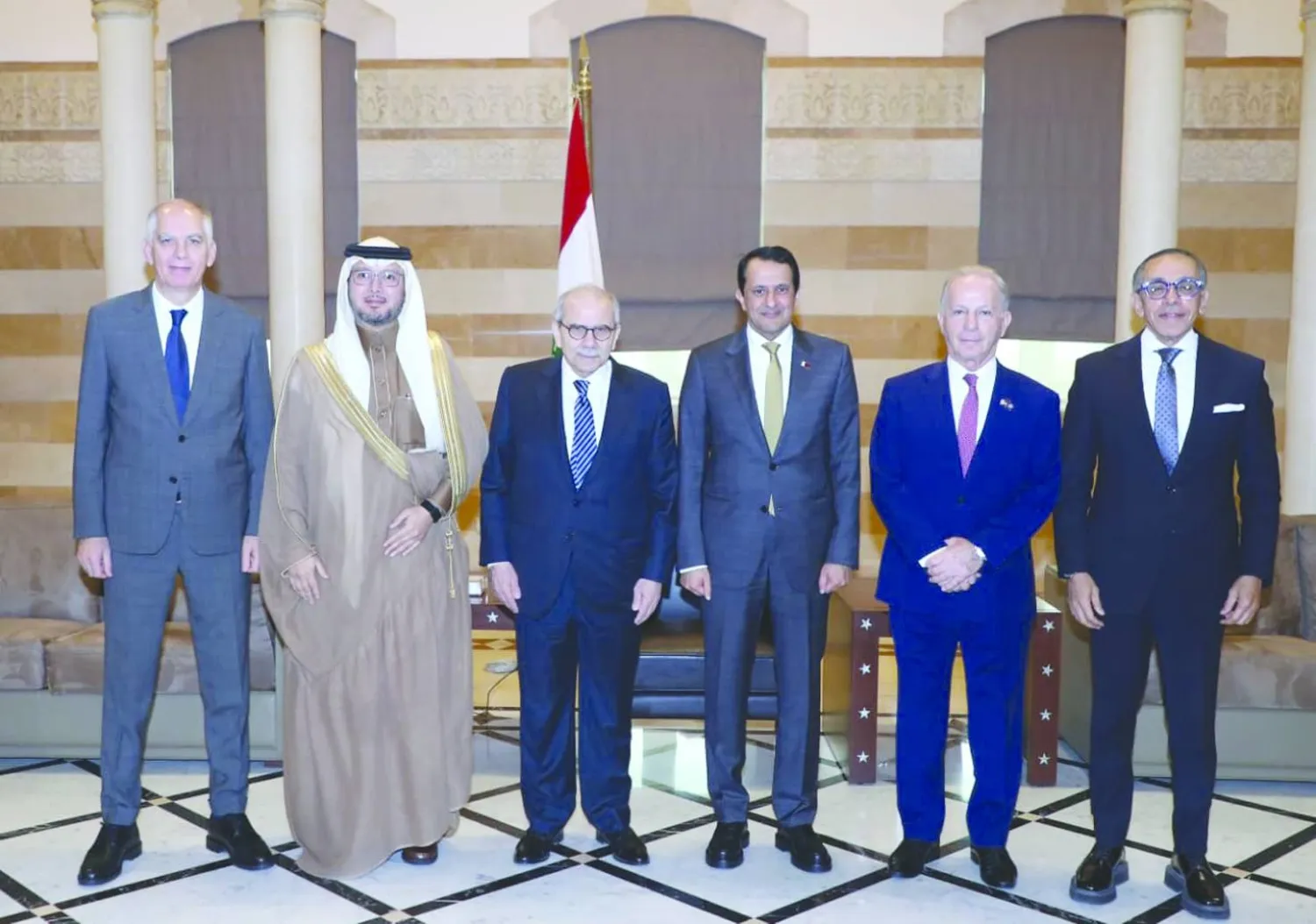 سفراء «الخماسية» مرتاحون للقاء العماد هيكل ومستعدون لدعم للجيش
أيَّدوا شروحه لتطبيق خطة حصرية السلاح بيد الدولة اللبنانية