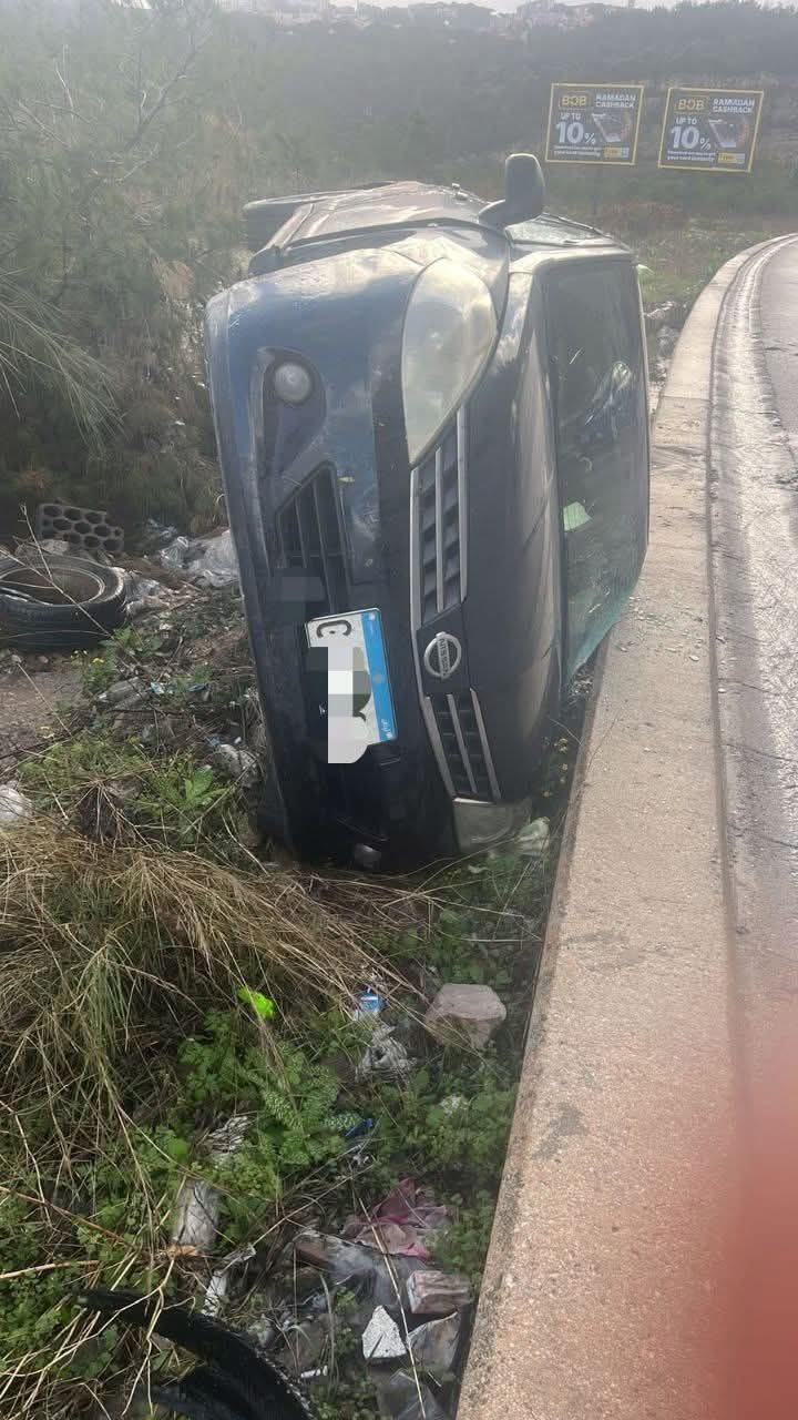 انقلاب سيارة على اوتوستراد المتن السريع… هل من إصابات؟