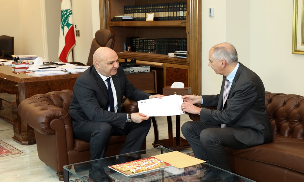 دعوة رسميّة لعون إلى مؤتمر دعم الجيش… ماكرون: مشاركتكم إشارة سياسية قوية