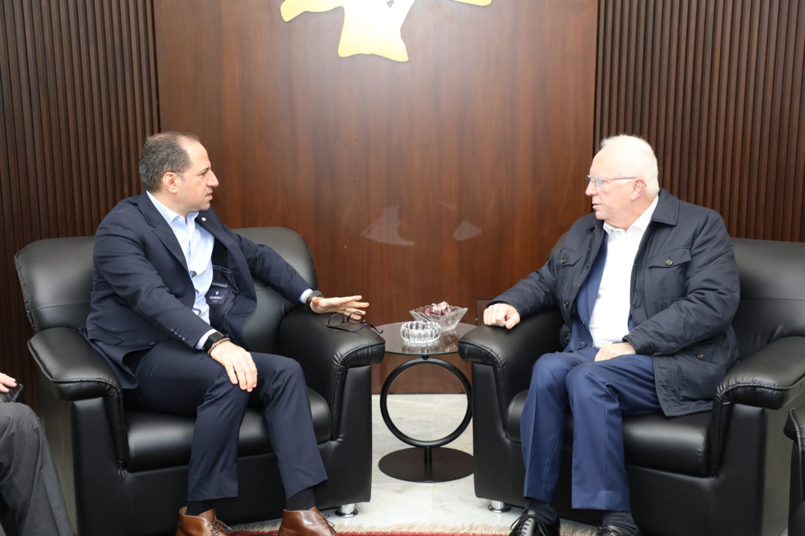 اجتماع بين النائب سامي الجميّل والنائب ميشال ضاهر في بيت الكتائب