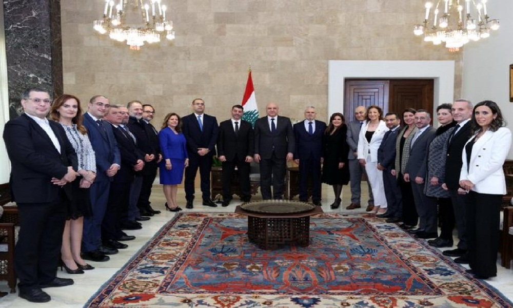 عون لنقابة الصيدلة: اعملوا كي يعود لبنان ‏”صيدلية الشرق”