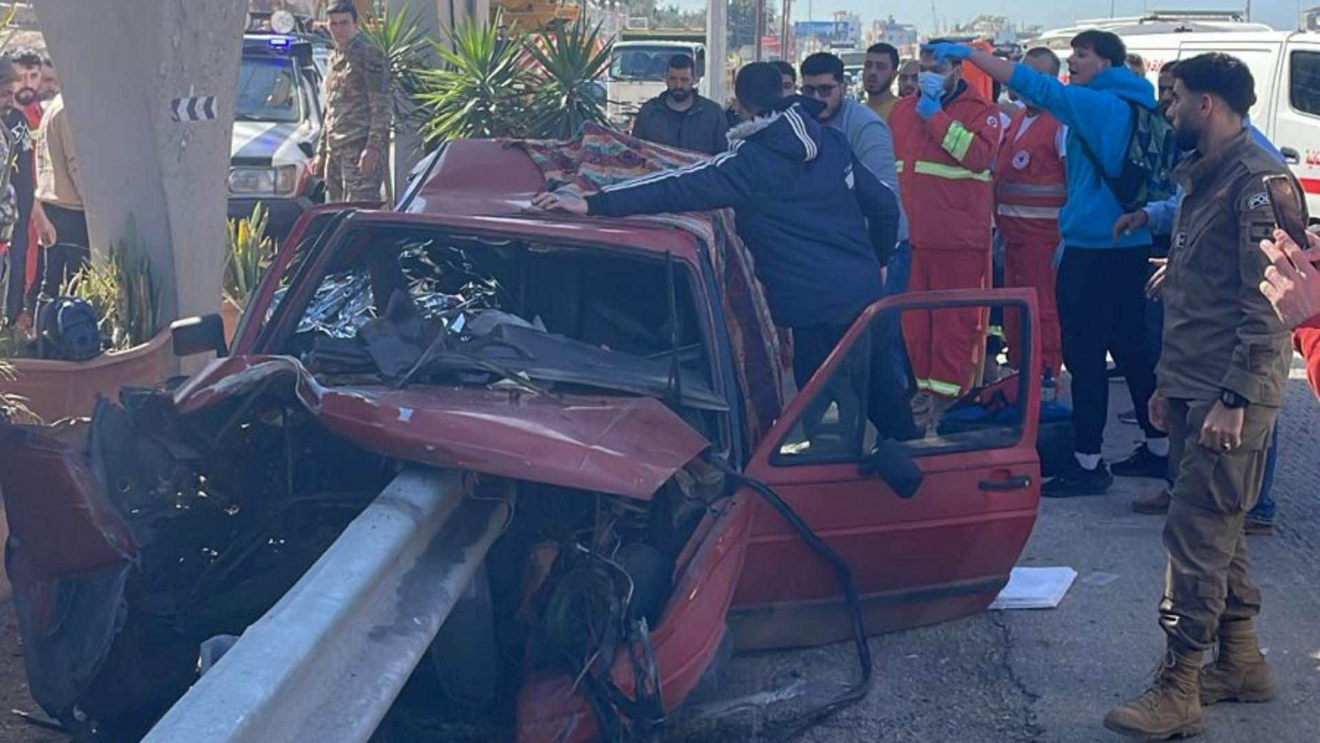 بالفيديو - مقتل شخصين  في حادث سير مروع في القلمون