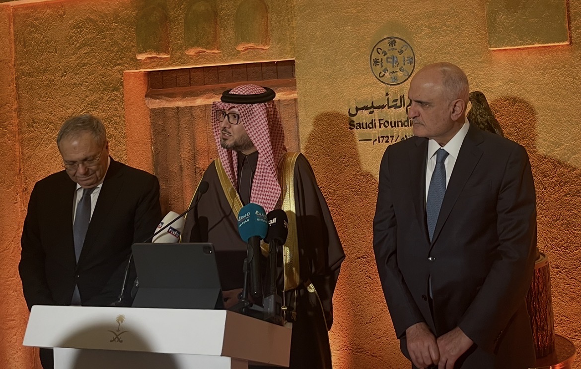 بخاري يحتفل بيوم التأسيس: السعودية نموذج للدولة الراسخة وقائدة للتحولات وداعمة  للاستقرار والسلام في لبنان