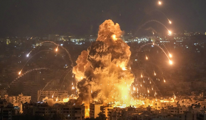 أكثر من 12 غارة عنيفة على  الضاحية الجنوبية ليلًا
